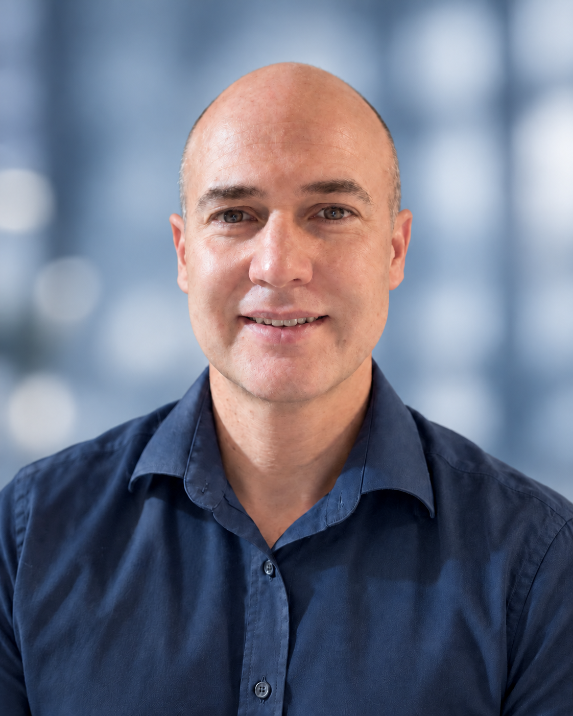 Portrait of Aaron Bench, founder of Nuclios